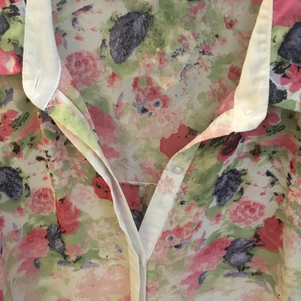 Flora Button down - Picture 3 of 3